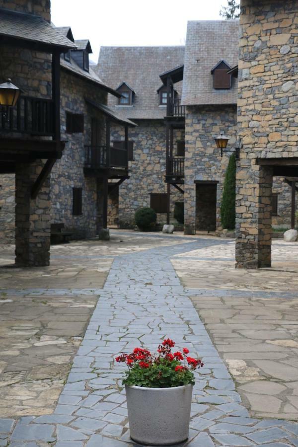 Urbanizacion Linsoles - Benasque Apartment Sahun ภายนอก รูปภาพ
